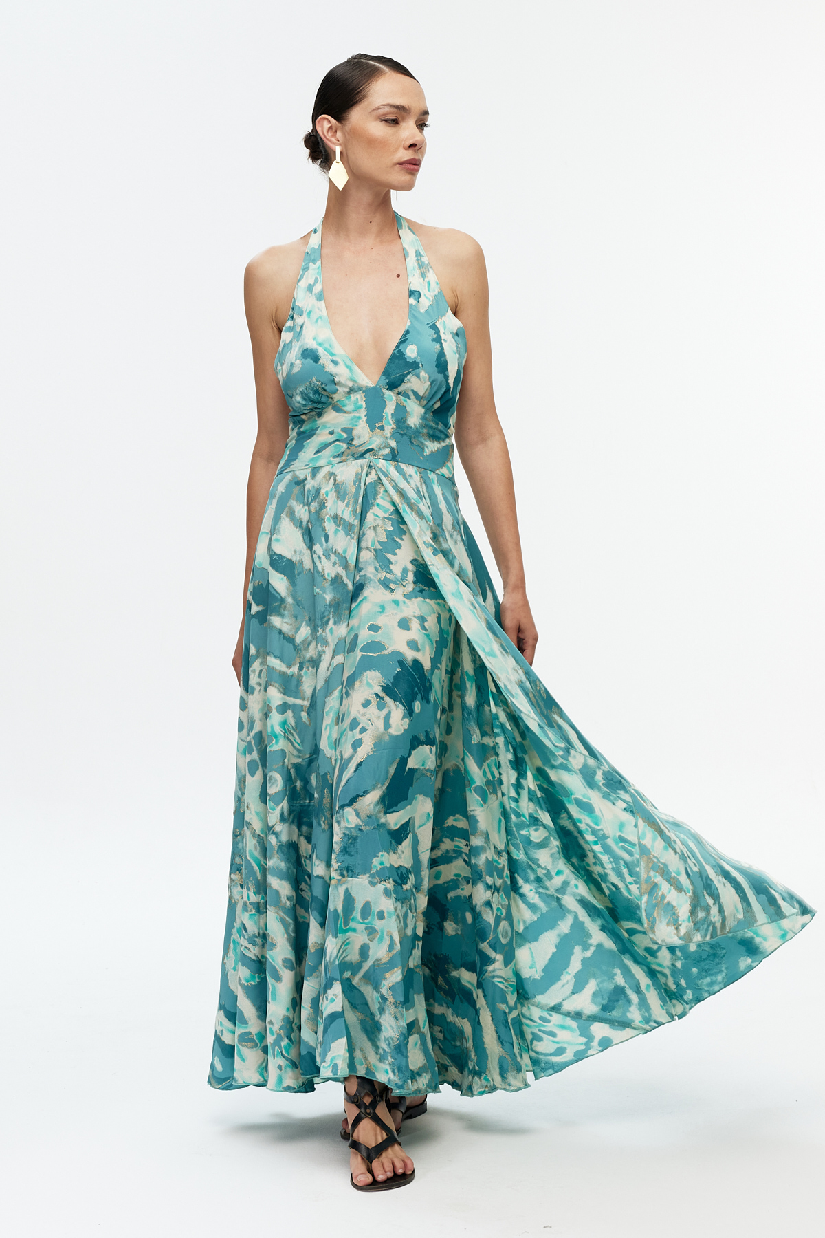 Halter yaka desenli maxi elbise 3