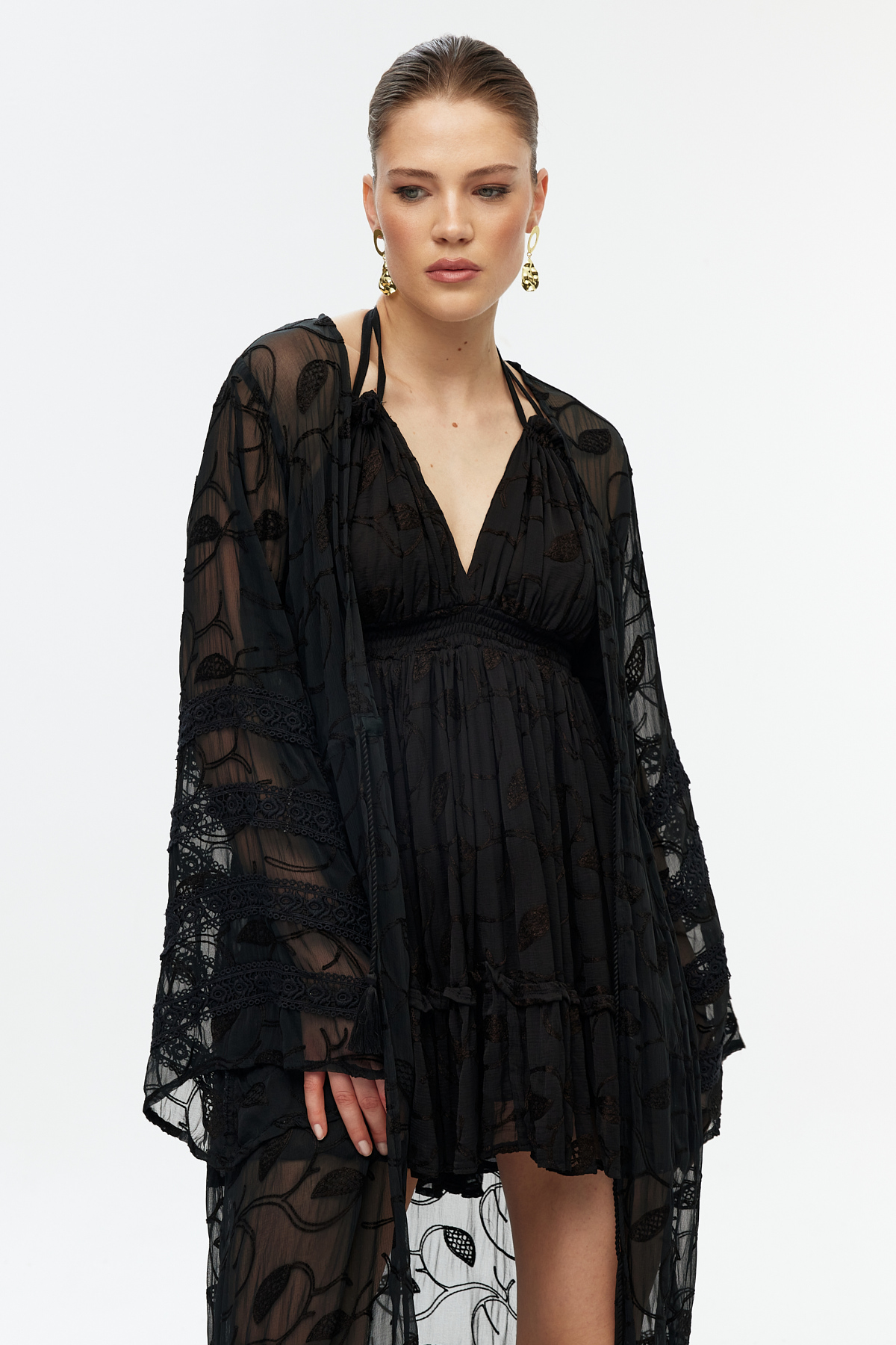 Siyah şifon dantel detaylı uzun kimono